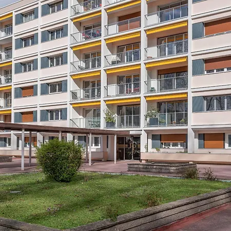 Lagoon Vue Lac Avenue D Albigny 아파트 *